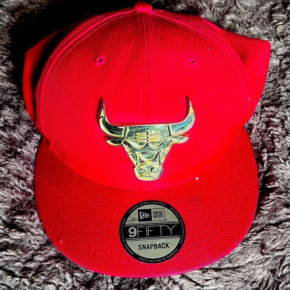 New Era 9fifty SnapBack red and gold Chicago Bulls Hat